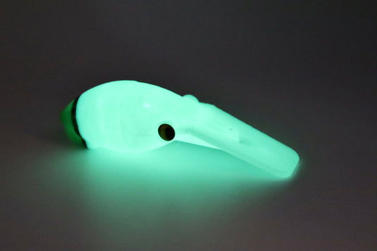 Glow in the dark and UV green Coho, Chinook, Sockeye, Salmon and Trout Lure. Large lip for wobbling action, and scent chamber.
